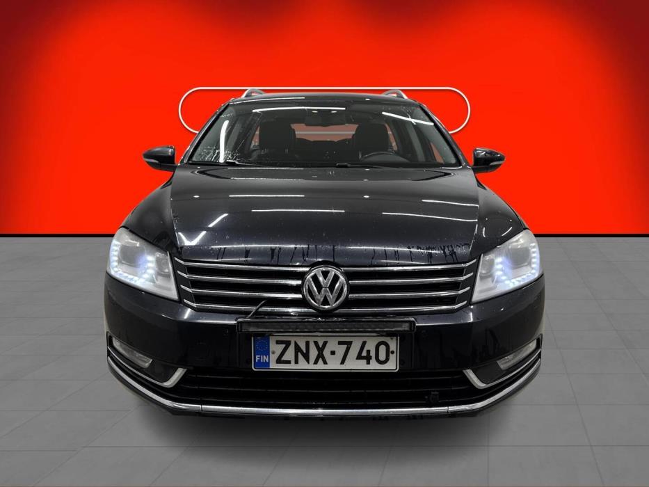 VOLKSWAGEN Passat 2012