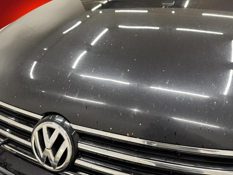 VOLKSWAGEN Passat 2012