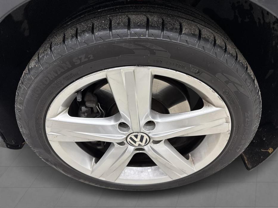 VOLKSWAGEN Passat 2012