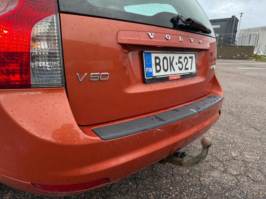 VOLVO V50 2010