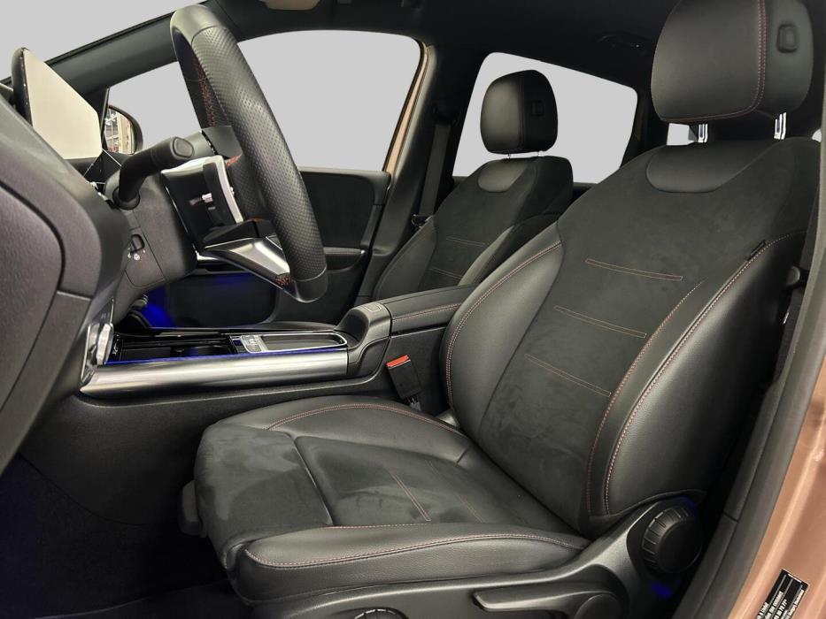 MERCEDES-BENZ B 2024