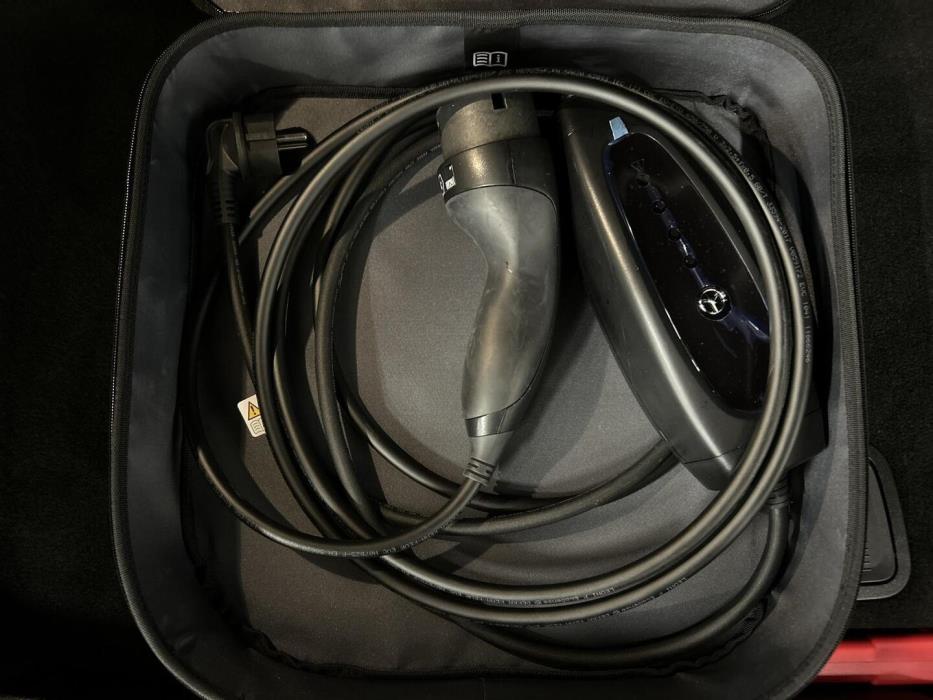 MERCEDES-BENZ B 2024