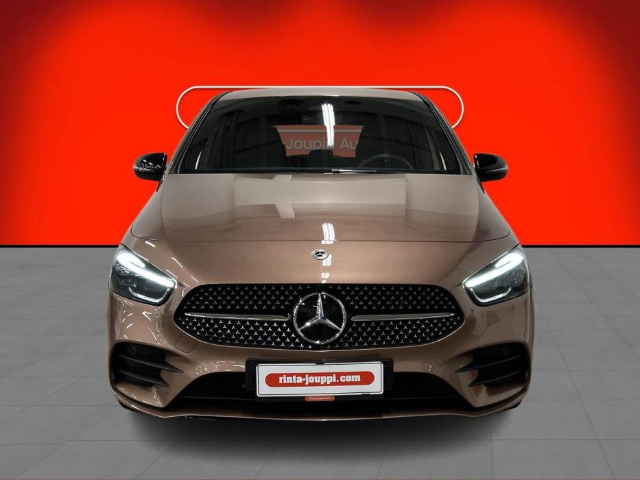 MERCEDES-BENZ B 2024