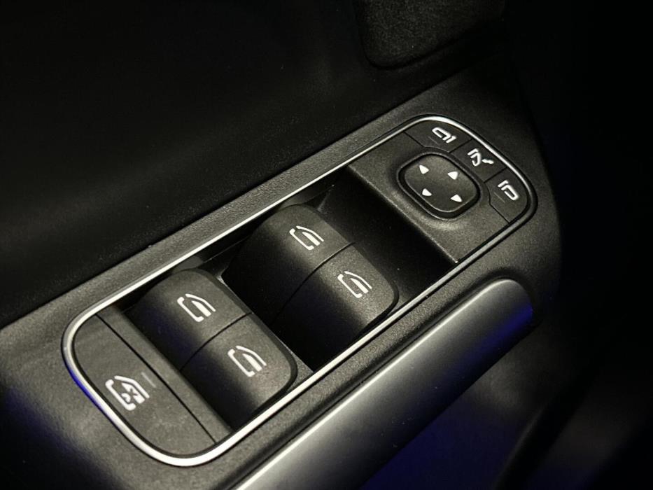 MERCEDES-BENZ B 2024