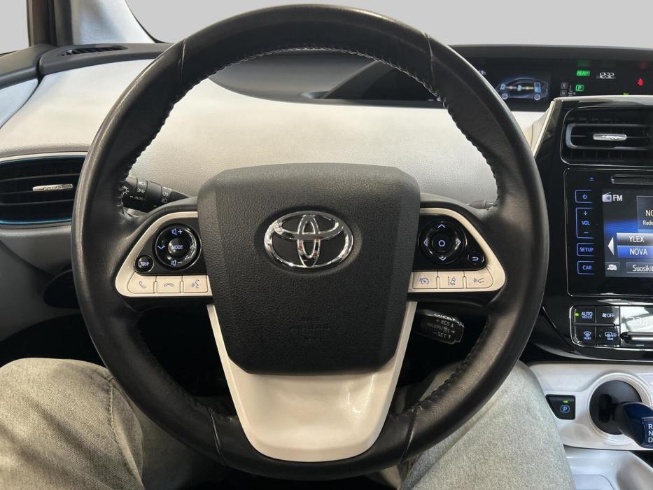 TOYOTA Prius 2016