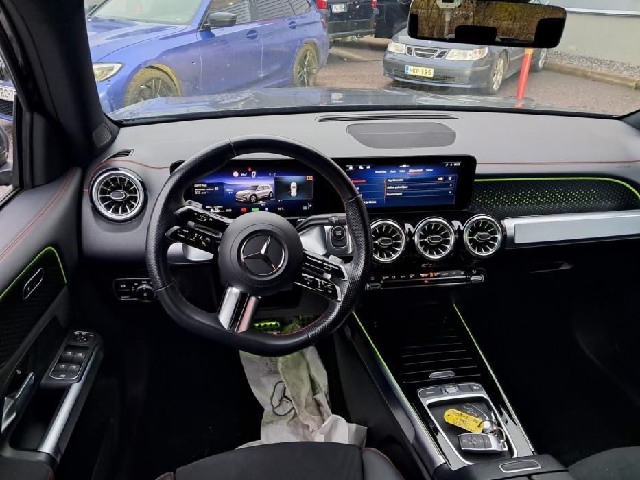 MERCEDES-BENZ EQB 2024