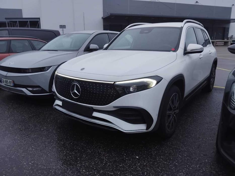 MERCEDES-BENZ EQB 2024