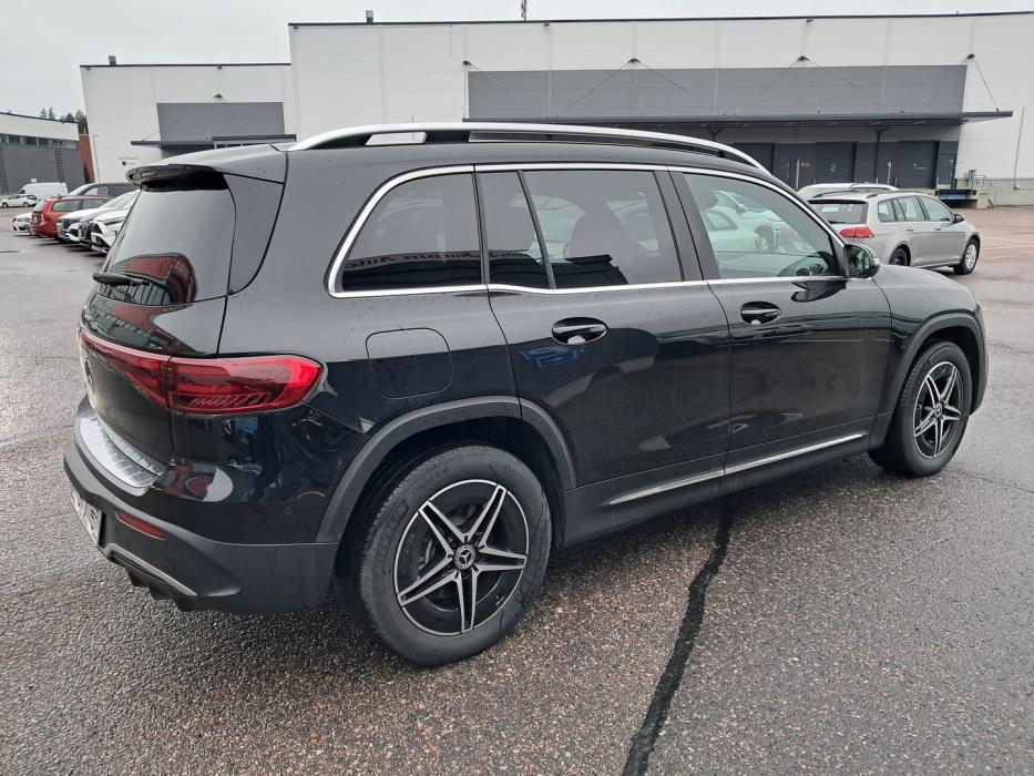 MERCEDES-BENZ EQB 2024