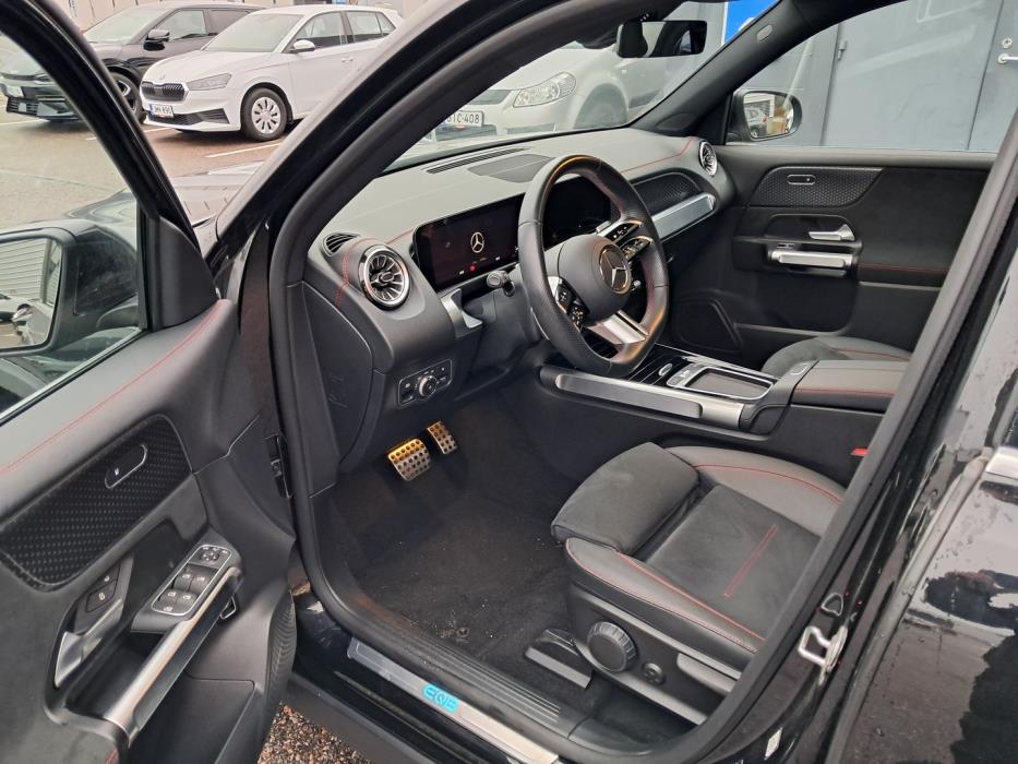 MERCEDES-BENZ EQB 2024