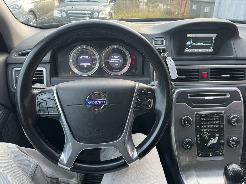 VOLVO XC70 2012