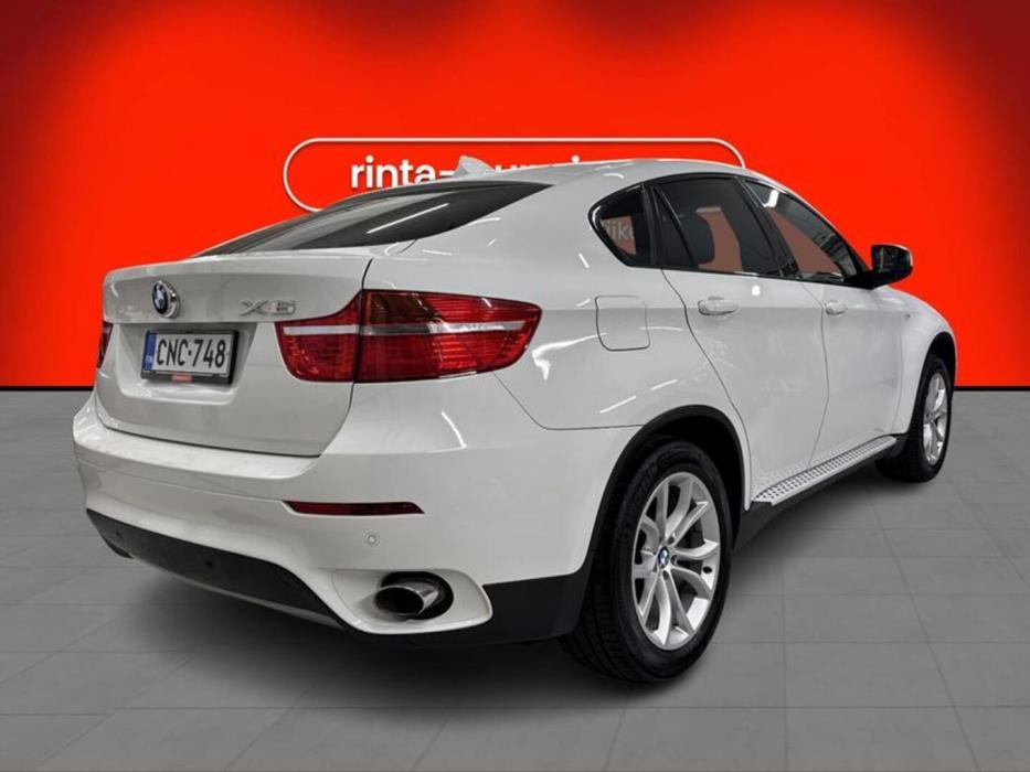 BMW X6 2011