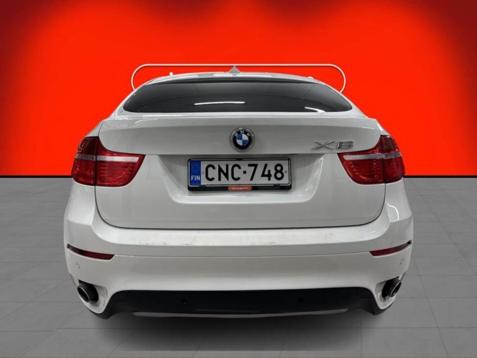 BMW X6 2011