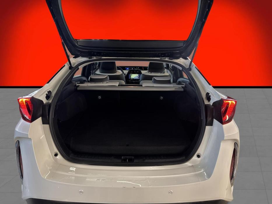 TOYOTA Prius Plug-in 2017