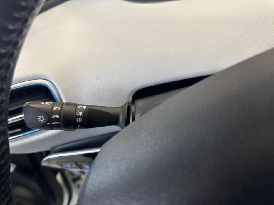 TOYOTA Prius Plug-in 2017