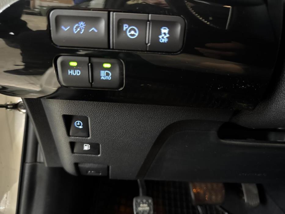 TOYOTA Prius Plug-in 2017