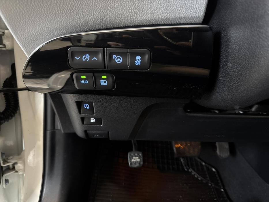TOYOTA Prius Plug-in 2017