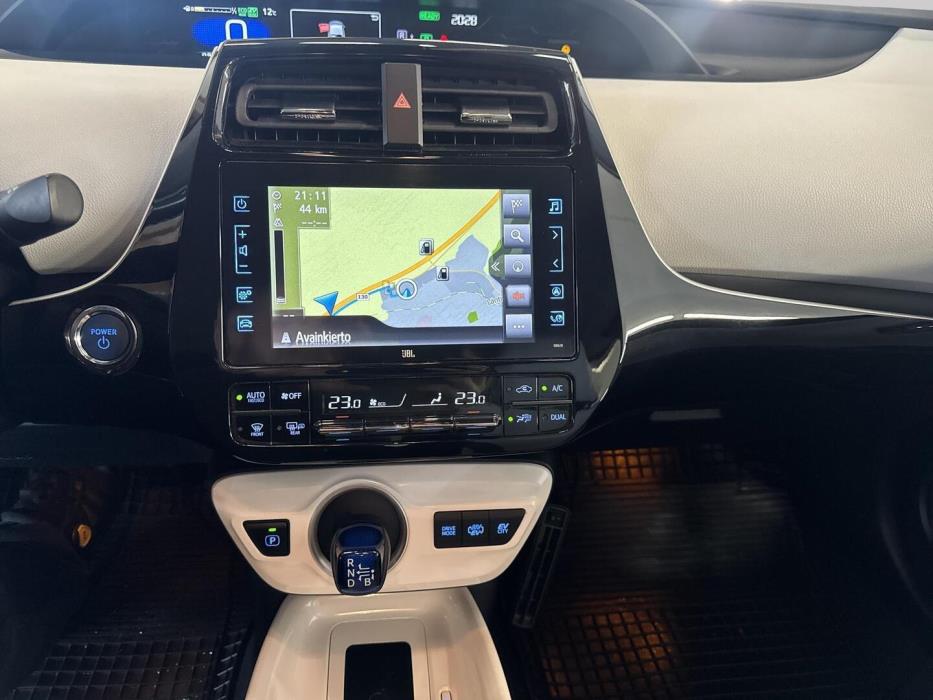 TOYOTA Prius Plug-in 2017