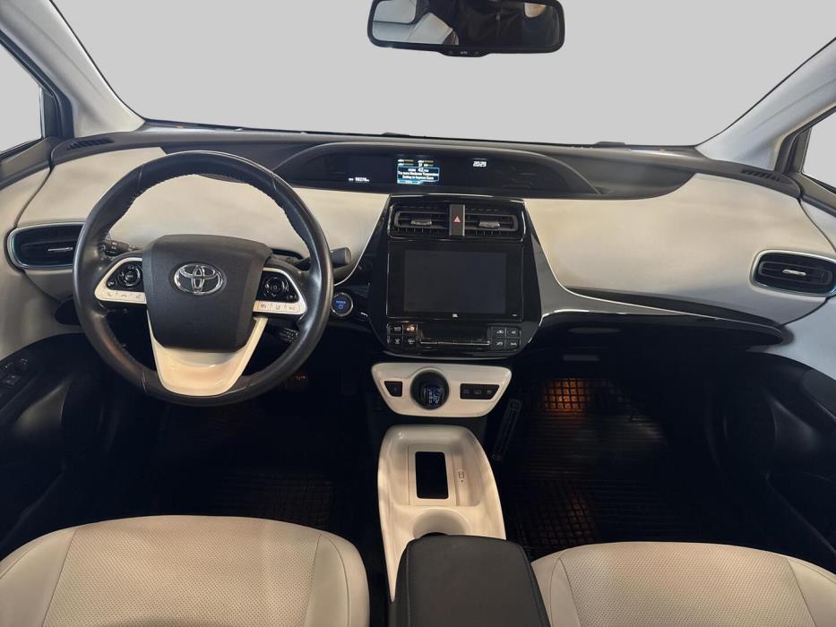 TOYOTA Prius Plug-in 2017