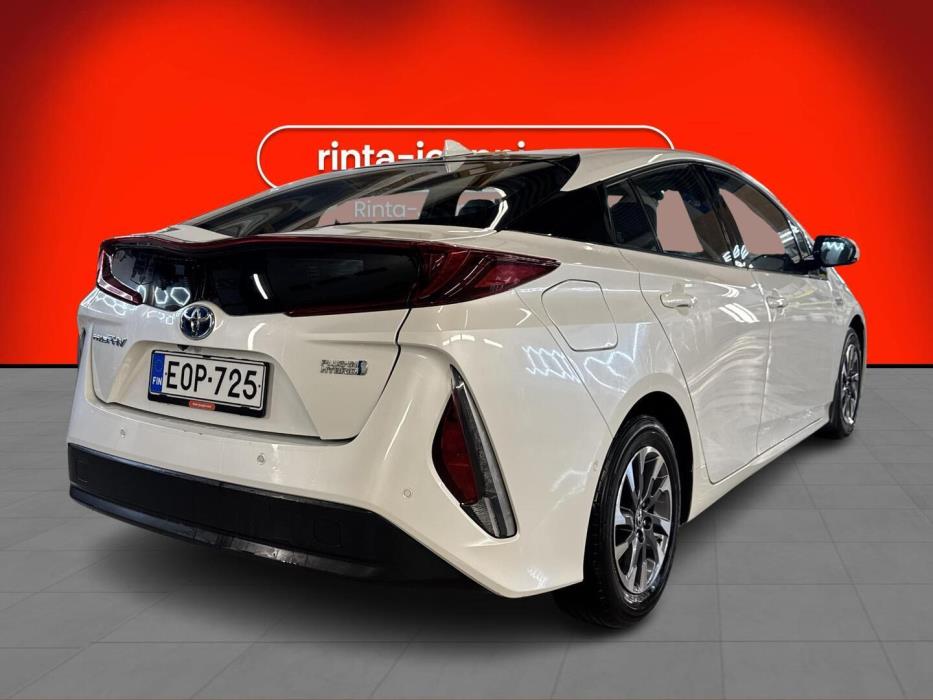 TOYOTA Prius Plug-in 2017