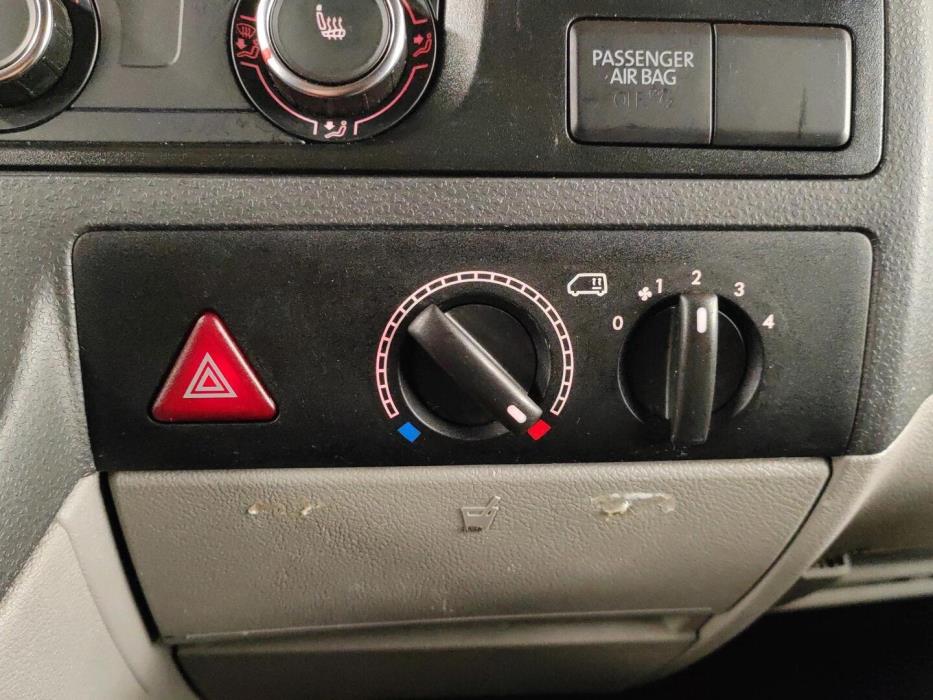 VOLKSWAGEN TRANSPORTER 2015