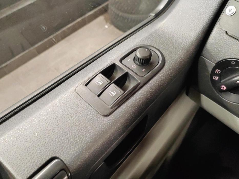 VOLKSWAGEN TRANSPORTER 2015