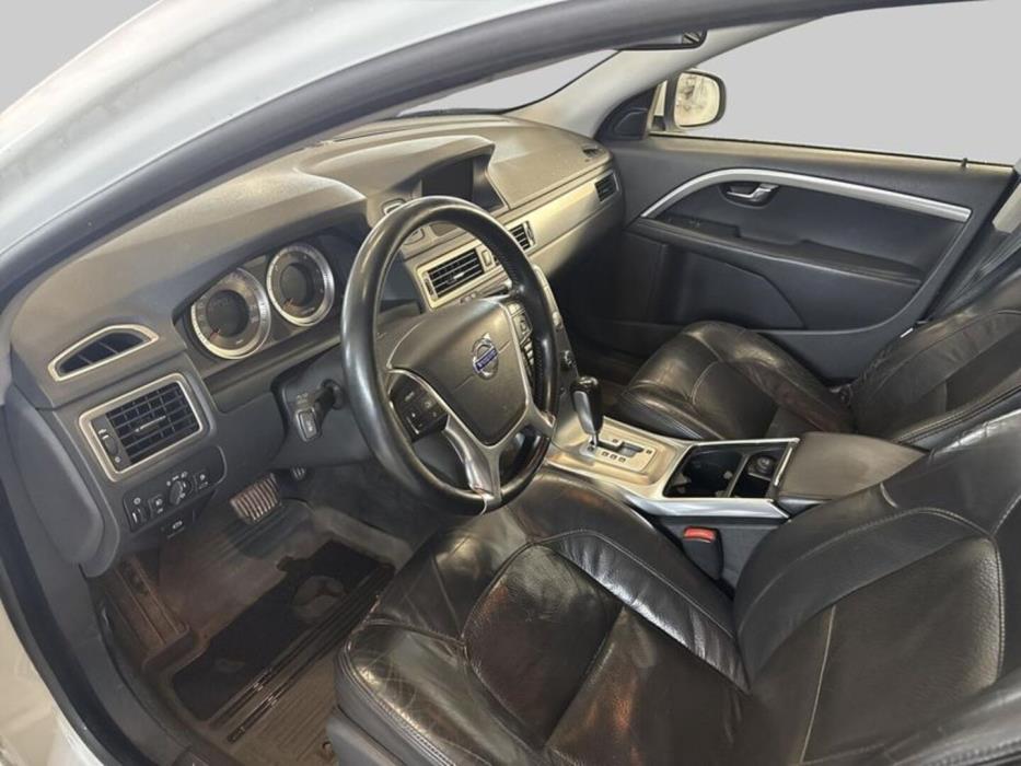 VOLVO V70 2012