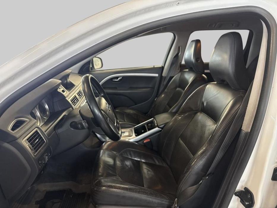 VOLVO V70 2012