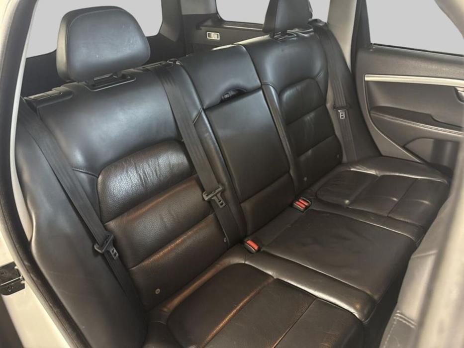 VOLVO V70 2012