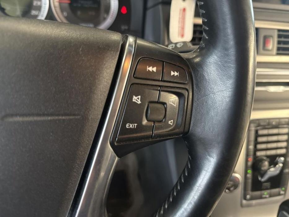 VOLVO V70 2012