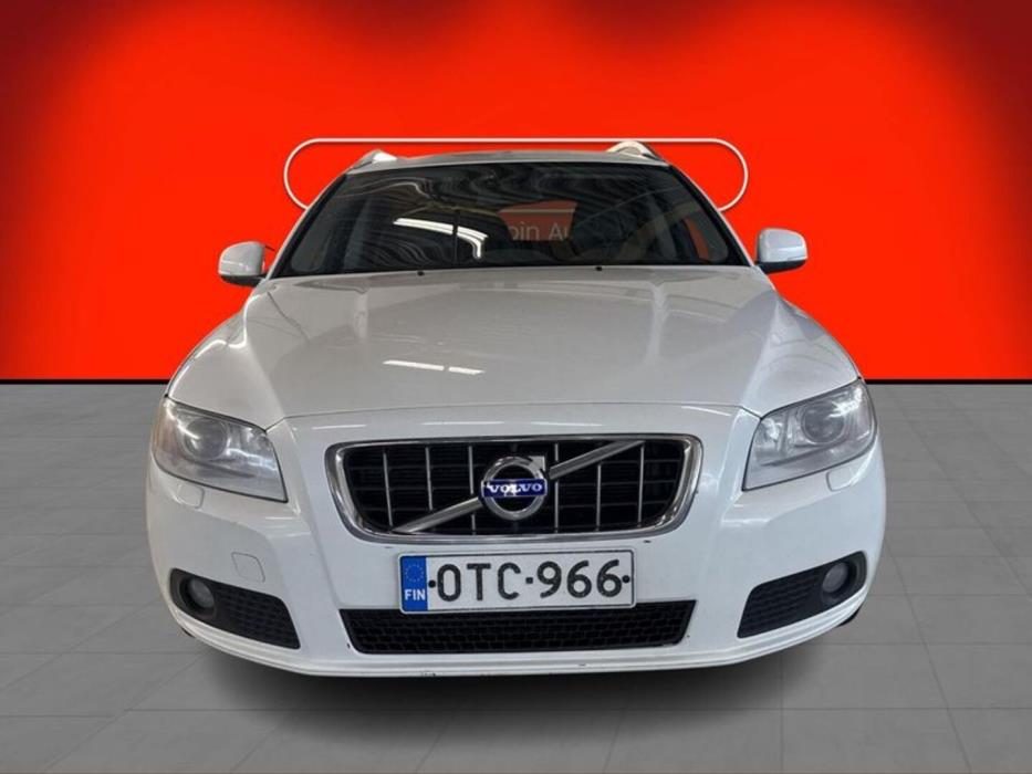 VOLVO V70 2012