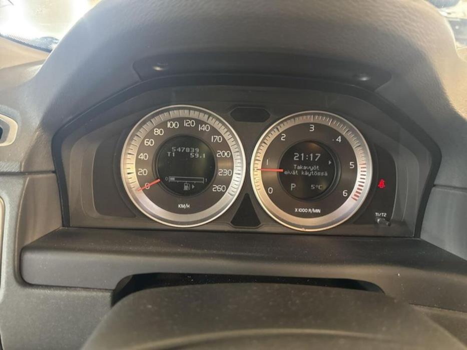 VOLVO V70 2012