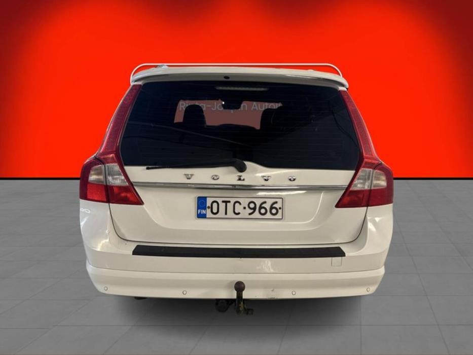 VOLVO V70 2012