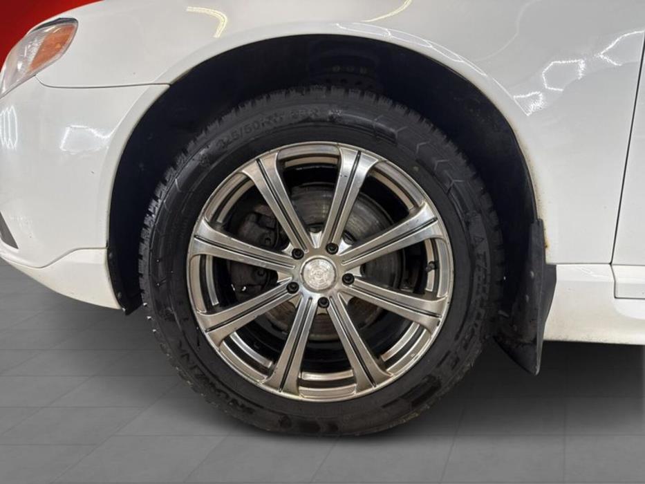 VOLVO V70 2012
