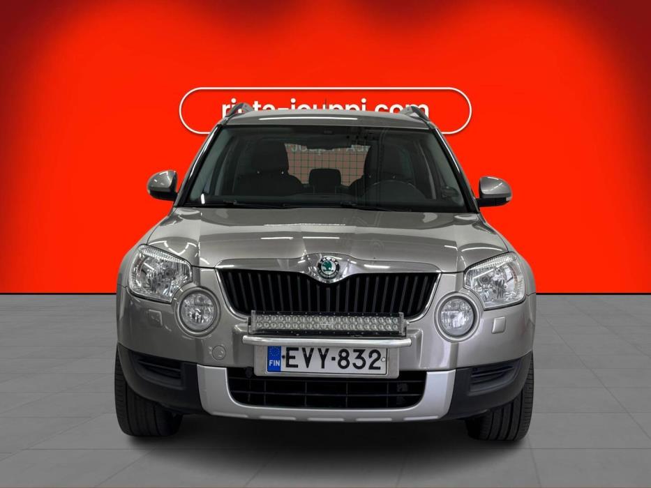 SKODA Yeti 2012