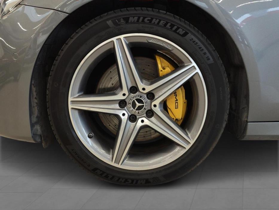 MERCEDES-BENZ E 2020