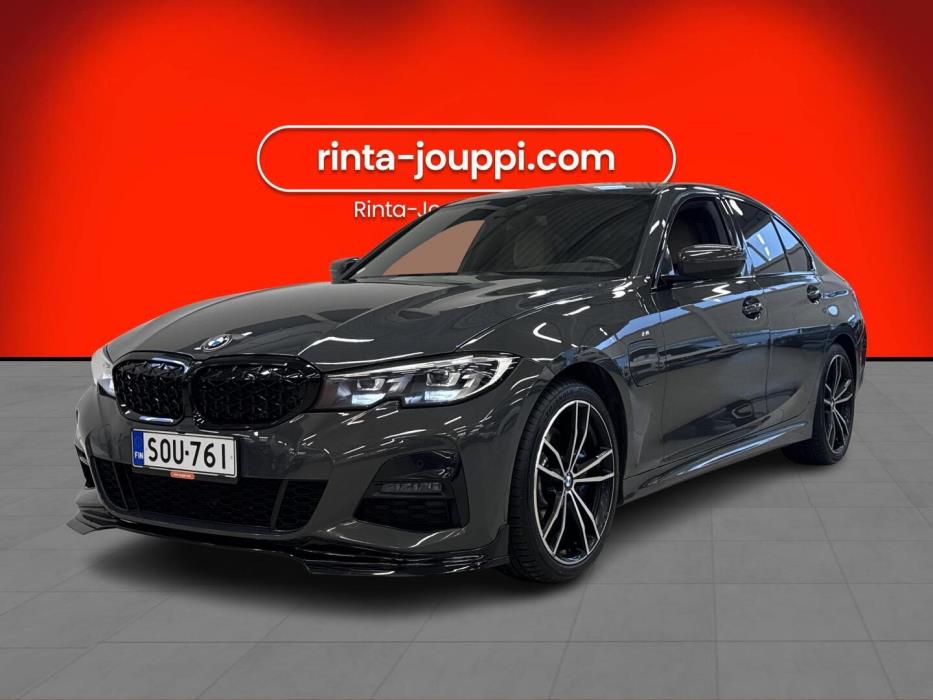 BMW 330 2019