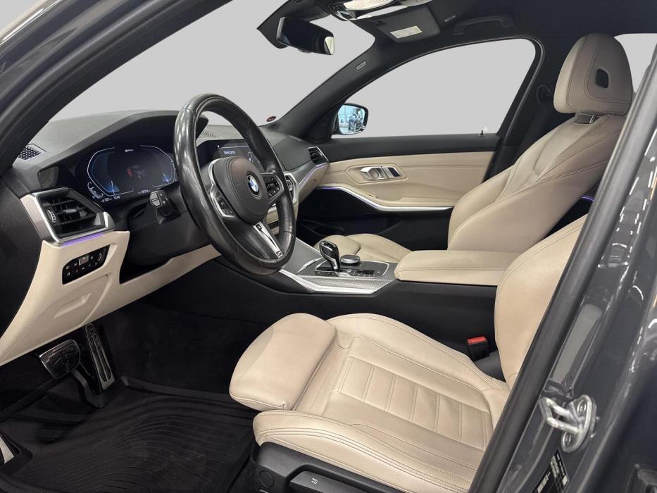 BMW 330 2019