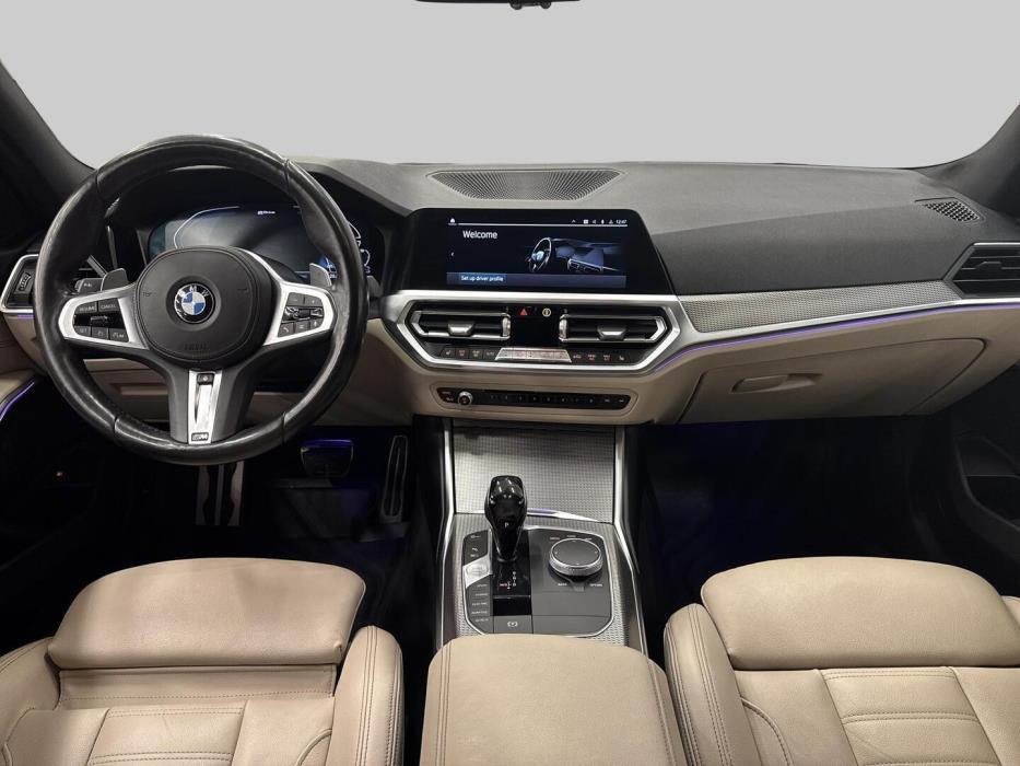 BMW 330 2019