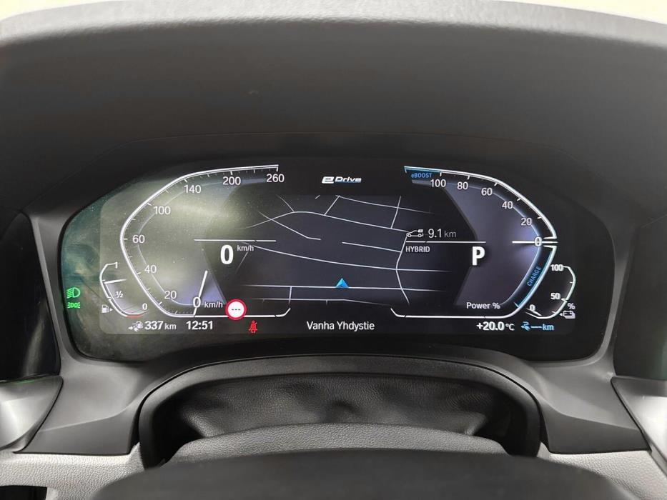 BMW 330 2019