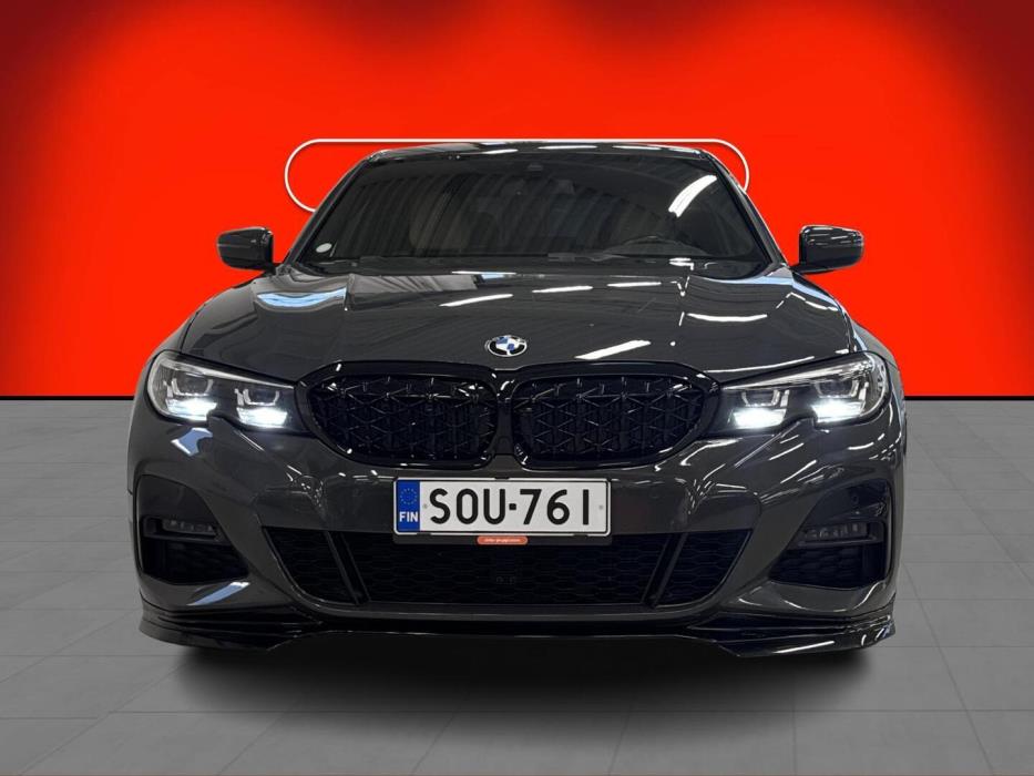 BMW 330 2019
