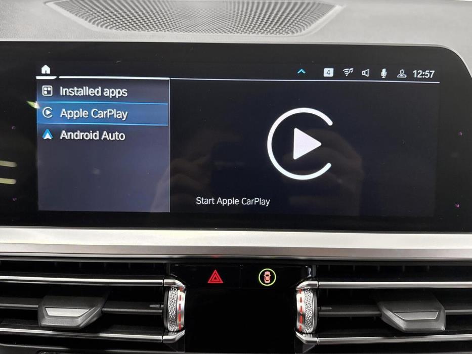 BMW 330 2019