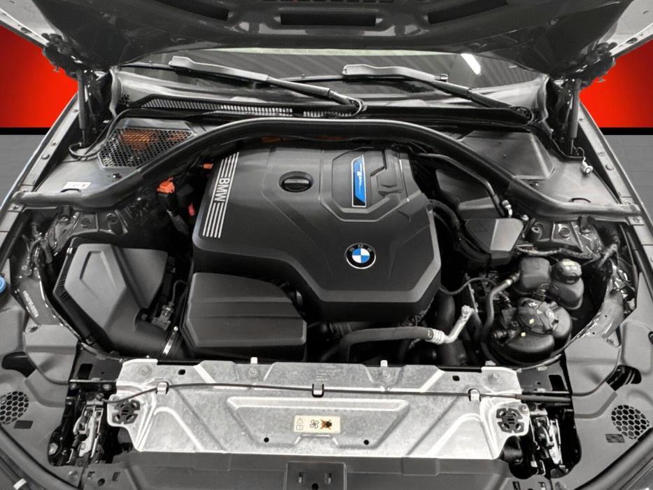 BMW 330 2019