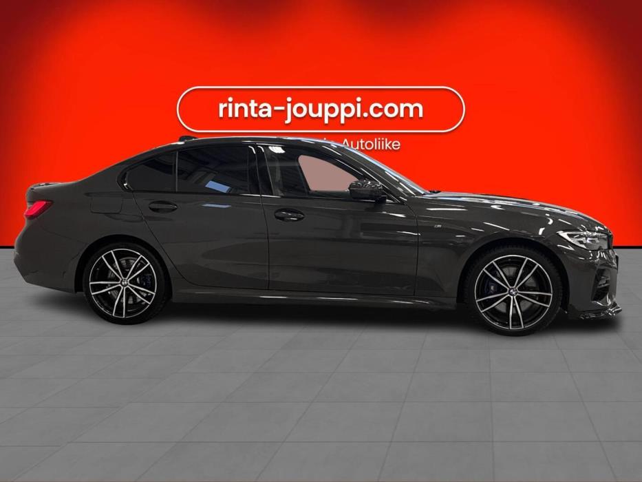 BMW 330 2019