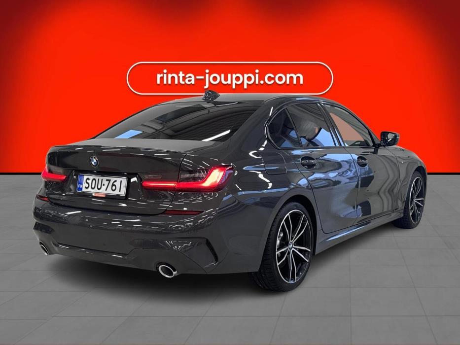 BMW 330 2019