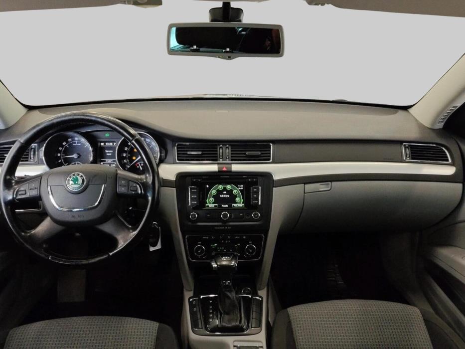 SKODA Superb 2010