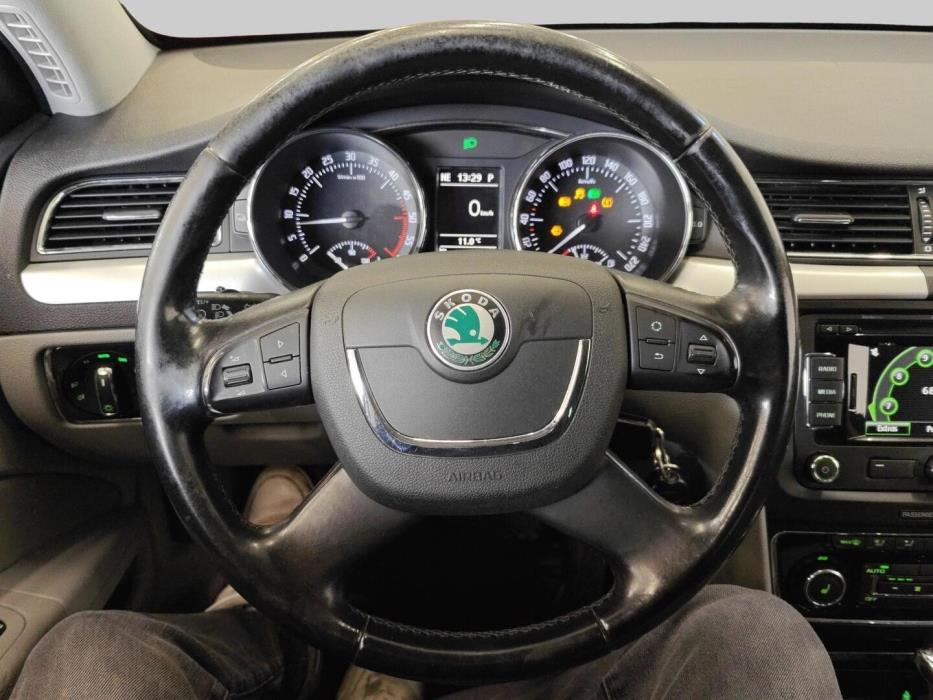 SKODA Superb 2010