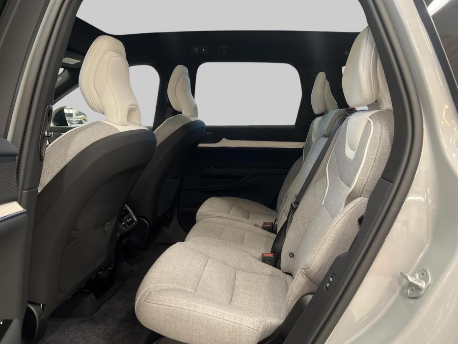 VOLVO EX90 2024