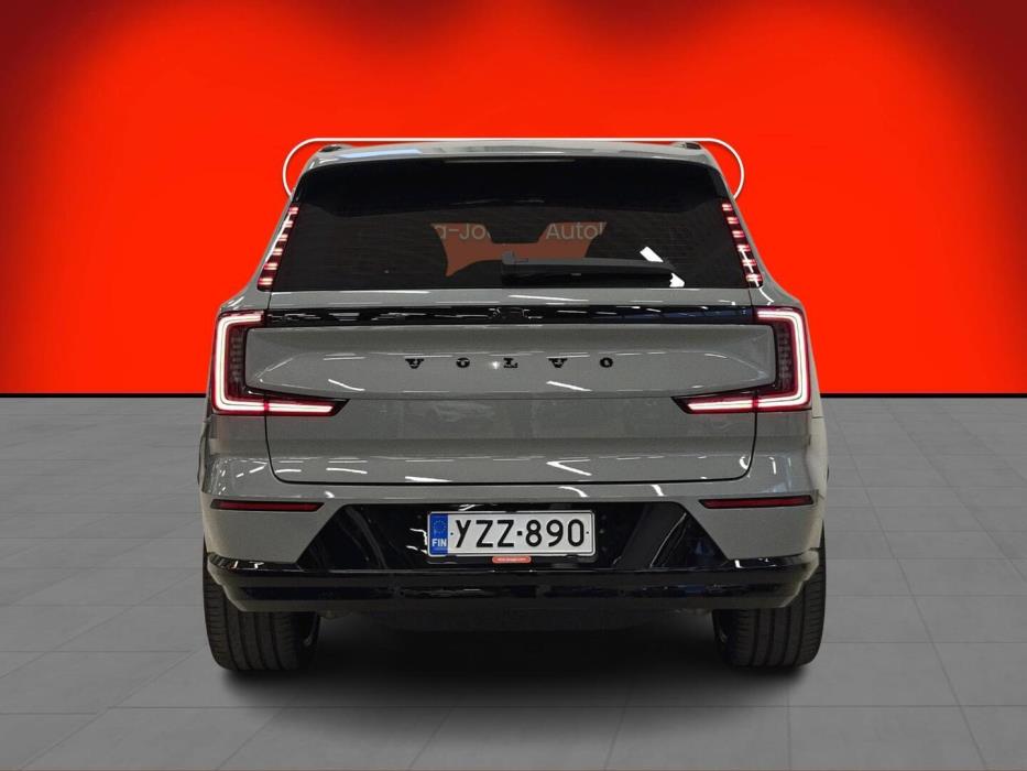 VOLVO EX90 2024