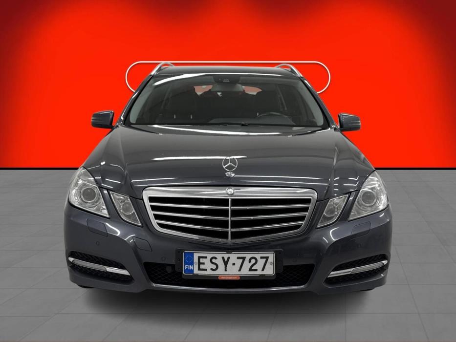 MERCEDES-BENZ E 2011