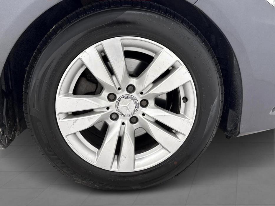 MERCEDES-BENZ E 2011
